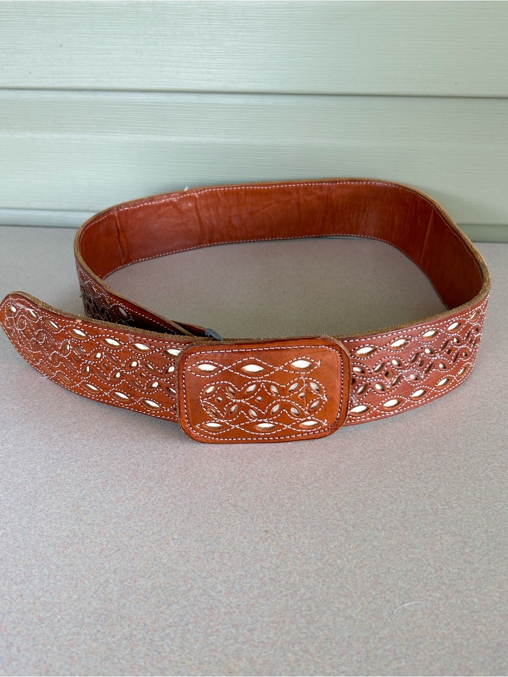 Vintage western brown leather cutout design belt